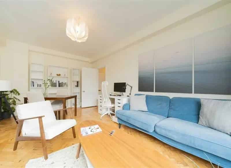 Queensway 2-Bedroom Apartment Near Kensington Gardens