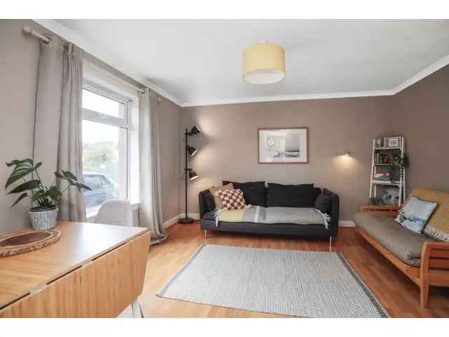 2 Bedroom Flat for Sale Near Beach