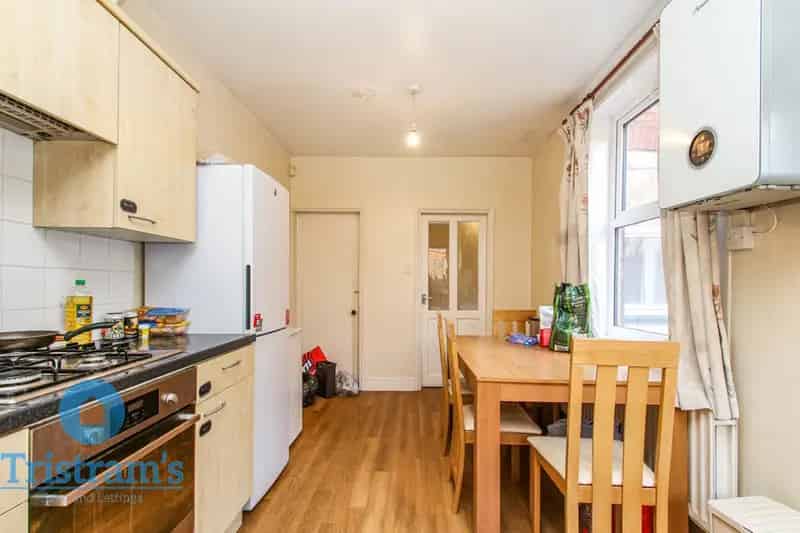 4 Bedroom Student House to Rent Near Forest Recreation Ground