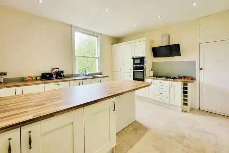 2 Bedroom Flat for Sale in Bowdon