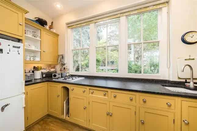 Five Bedroom Family Home for Sale in Durand Gardens Stockwell SW9