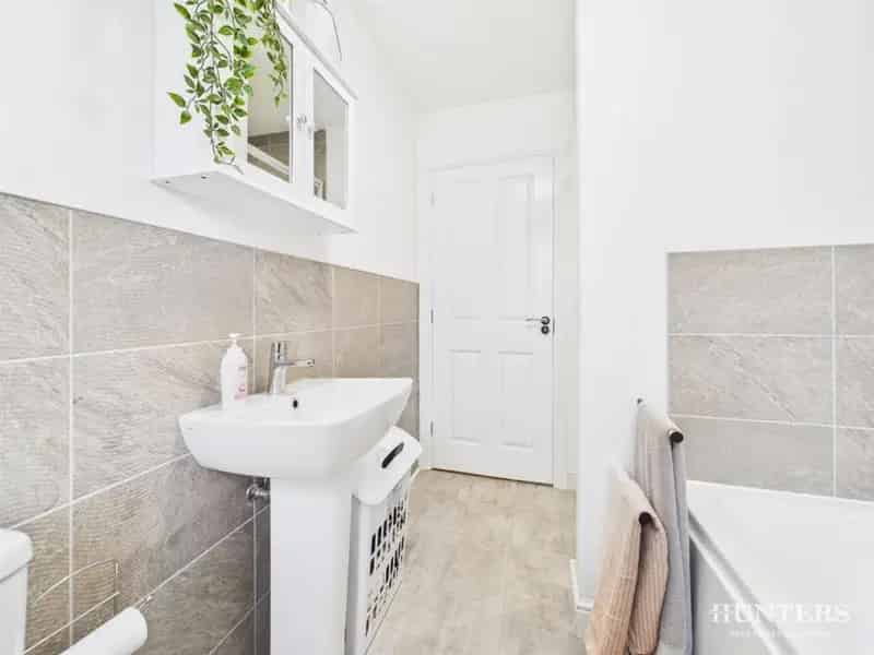 3 Bed Detached House for Sale - Family Home