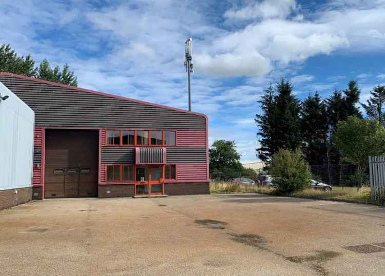 Industrial Unit with Secure Parking and High Eaves