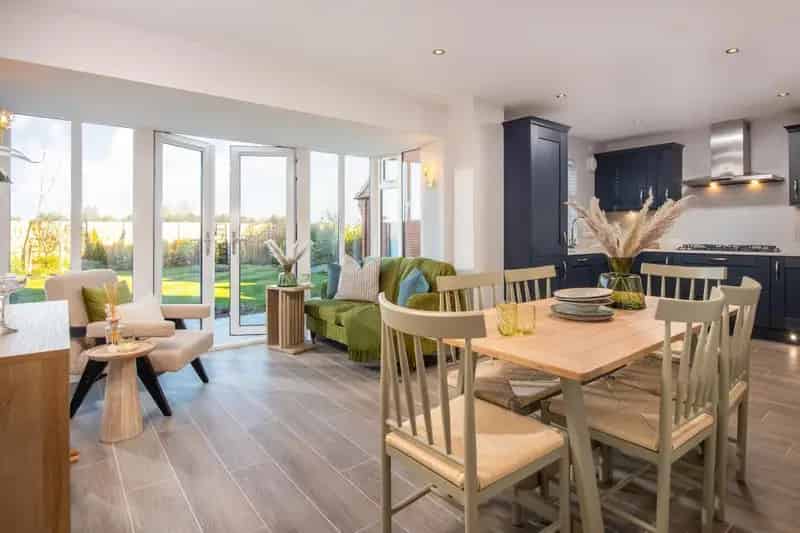 4 Bed Detached House For Sale