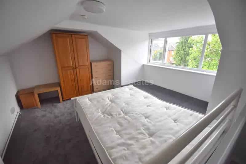 3 Bedroom Terraced House to Rent - Newly Renovated Student Property