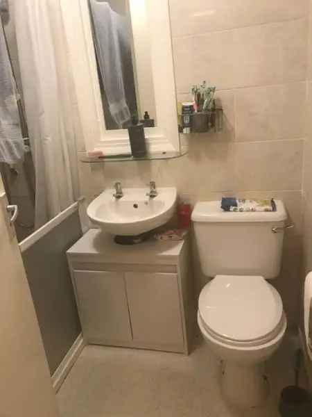 Flat For Rent in Wolverhampton, England