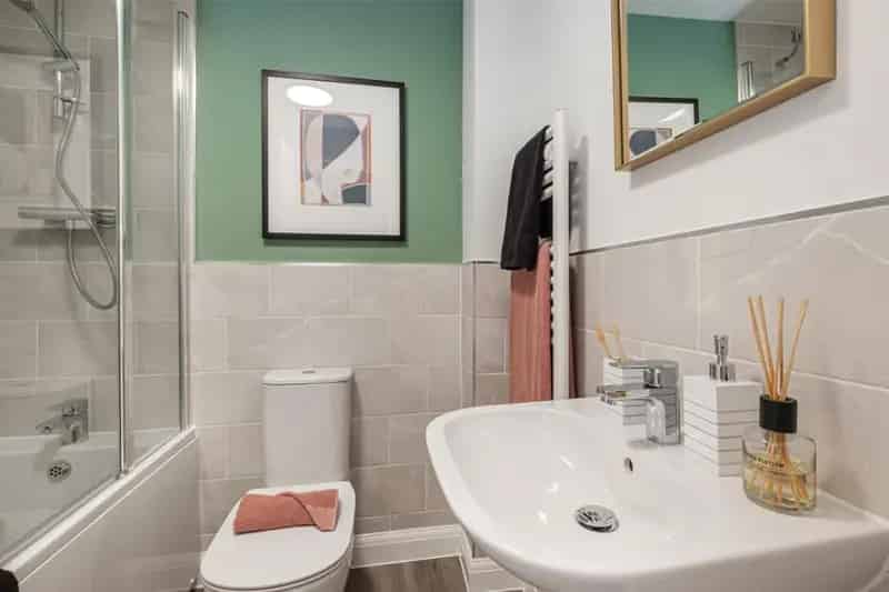 2 Bed House for Sale Ideal First Home Driveway Parking