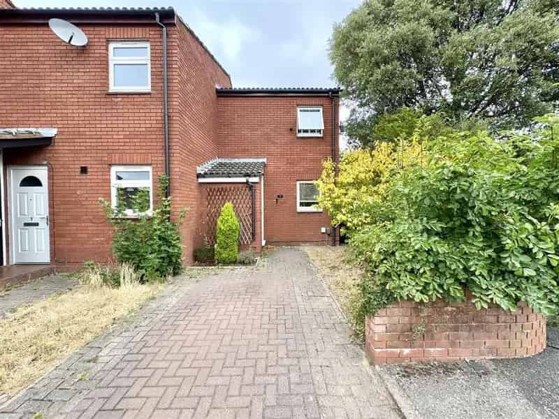 2 Bedroom End of Terrace House for Sale