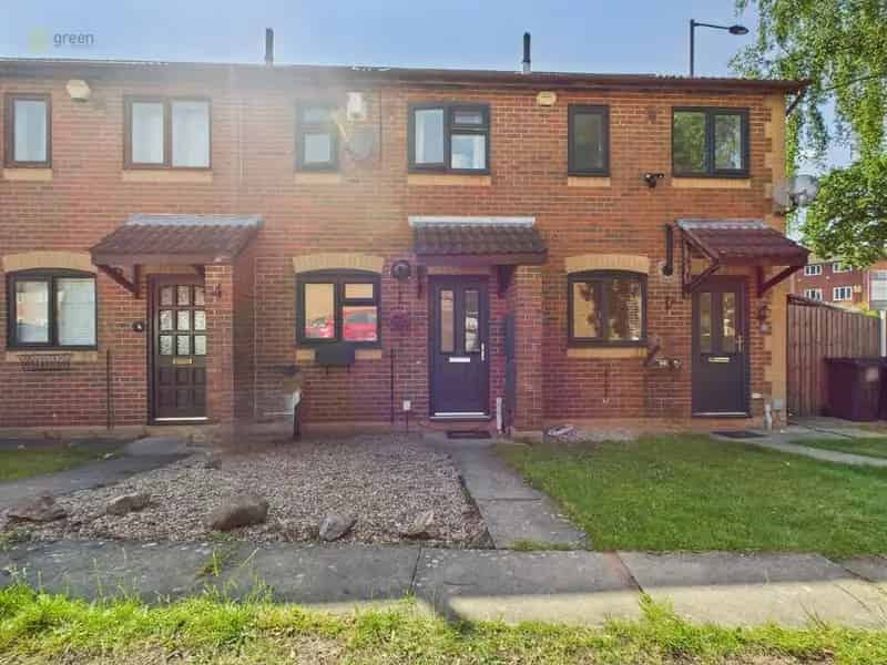 2 Bedroom Terraced House for Sale Near Shops and Transport