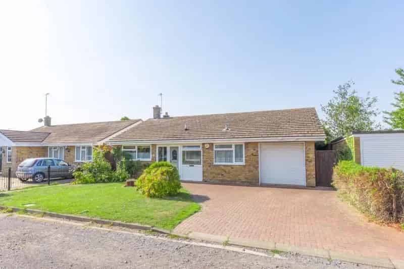 3 Bed Detached Bungalow for Sale in Pitstone