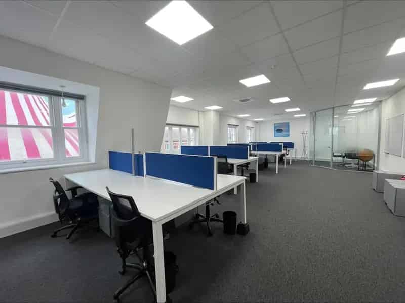 Top Floor Office Space Hanningtons Estate Modern Amenities