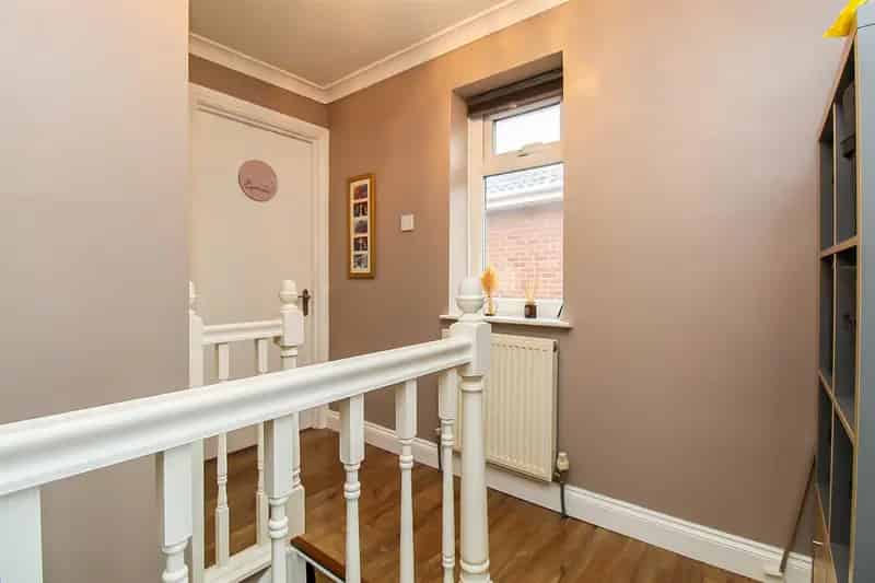 3 Bedroom Detached House to Rent