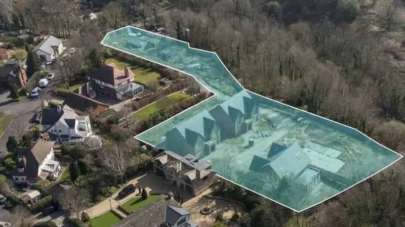 6 Detached 5 & 6 Bed Houses Part Complete Development