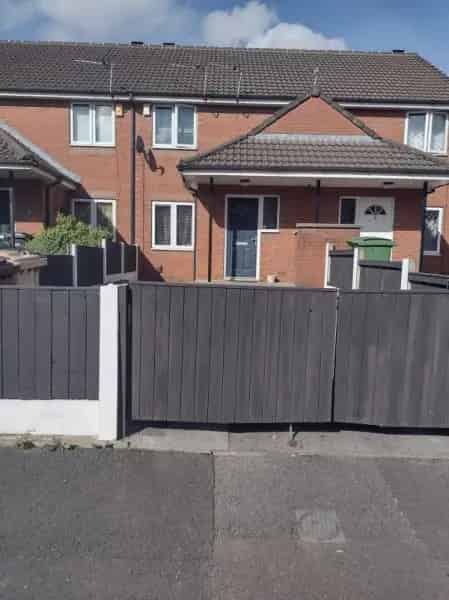 2 Bedroom Adapted House Bolton BL2 - Lift Driveway Garden Wet Room