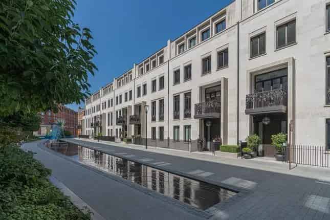 Luxury Six-Bedroom Townhouse in Chelsea Barracks