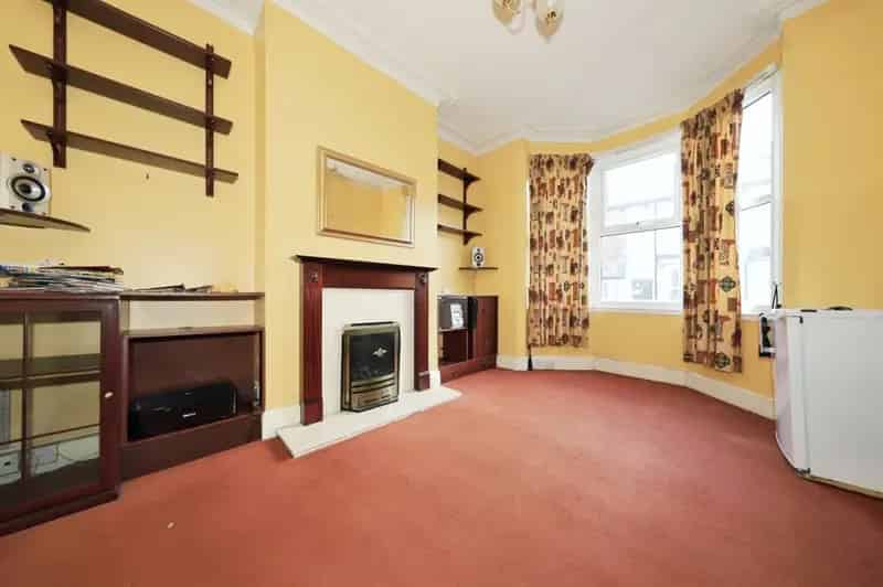 Three Bedroom Mid Terrace Home in Aldersley No Onward Chain