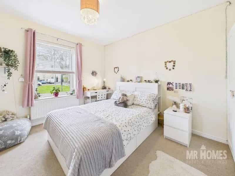 4 Bed Detached House For Sale