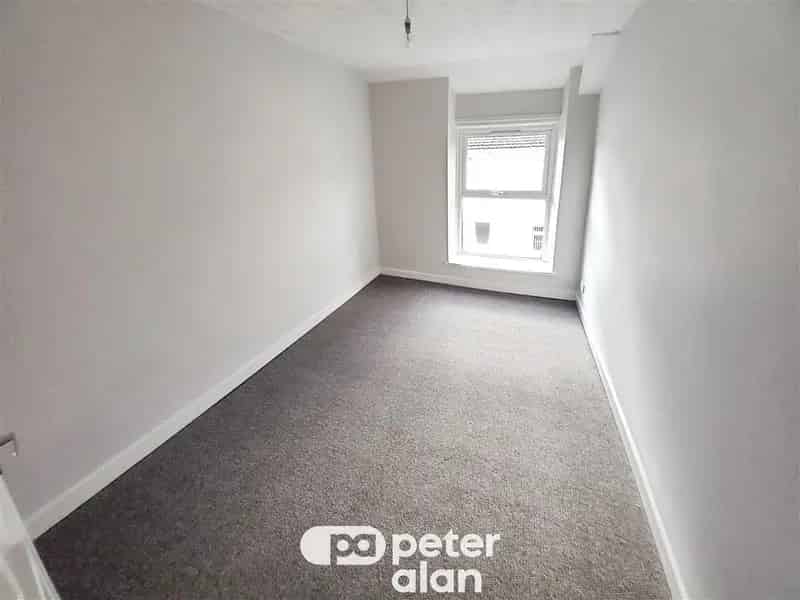 2 Bedroom House Available May Zero Deposit