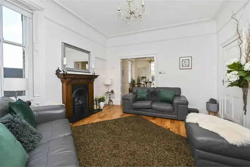 3 Bed End Terraced House with 2 Reception Rooms in Tranent