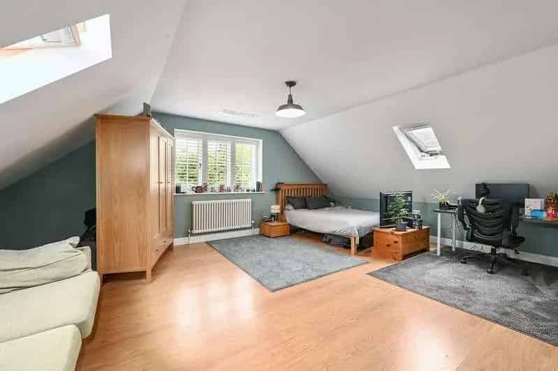 6 Bed House for Sale in Kennington