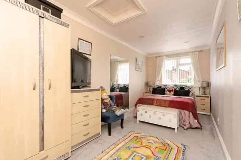 4 Bed Detached House for Sale - Family Home