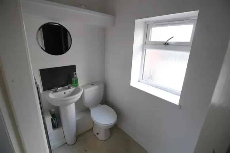 Derby Pear Tree Studio Flat Furnished Ensuite