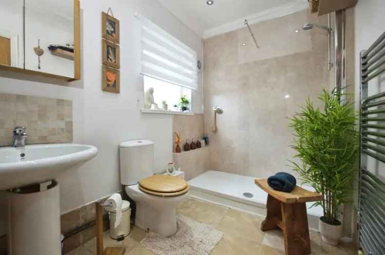 2 Bedroom Semi-Detached Bungalow with Garden and Parking