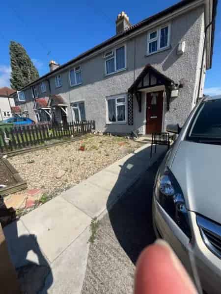 3 Bed Parlour House Huge Garden Good Schools
