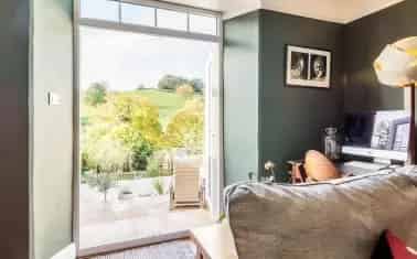 Charming Compton Home 3 Beds Modern Extension South Facing Garden