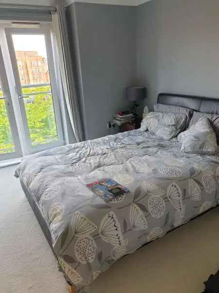 Flat For Rent in Basingstoke and Deane, England