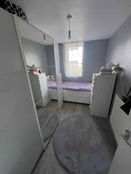 Family Apartment near Alexandra Palace with Car Park and BBQ Area
