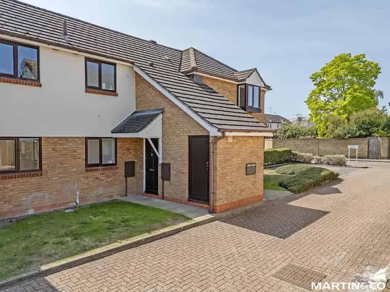 1 Bedroom Apartment for Sale