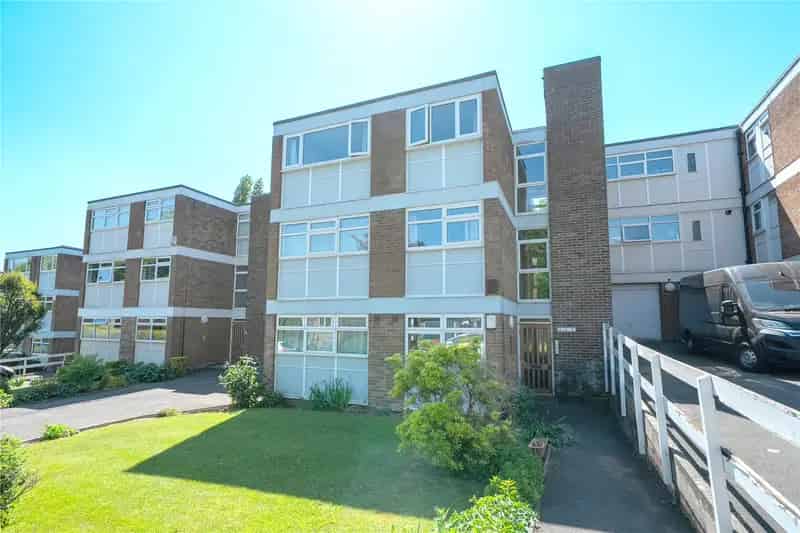 3-Bedroom Top Floor Apartment with Balcony and Garage Near Roundhay Park
