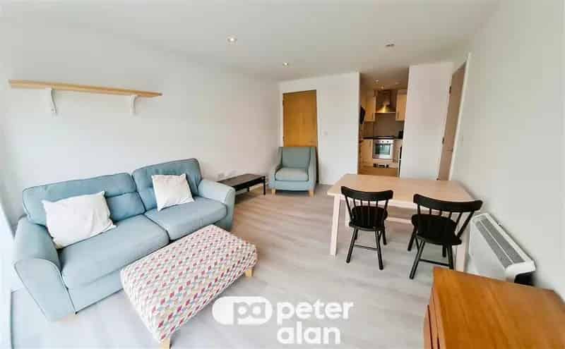 2 Bedroom Furnished Apartment Swansea Marina Allocated Parking