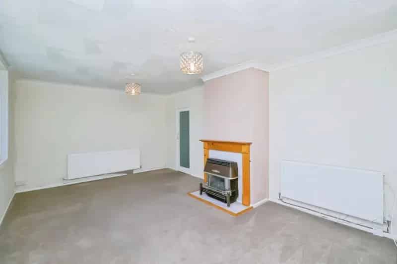 3 Bedroom Semi-Detached Bungalow Larger Plot Driveway Garage No Chain