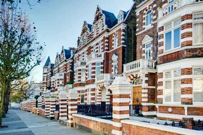 Flat for sale in Hamilton Terrace, London NW8