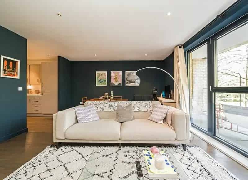 One Bedroom Apartment with Two Balconies Hackney