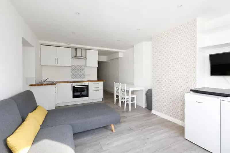 2 Bedroom Flat to Rent