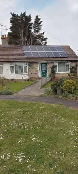 2 Bed Adapted Bungalow Wet Room Garden Parking