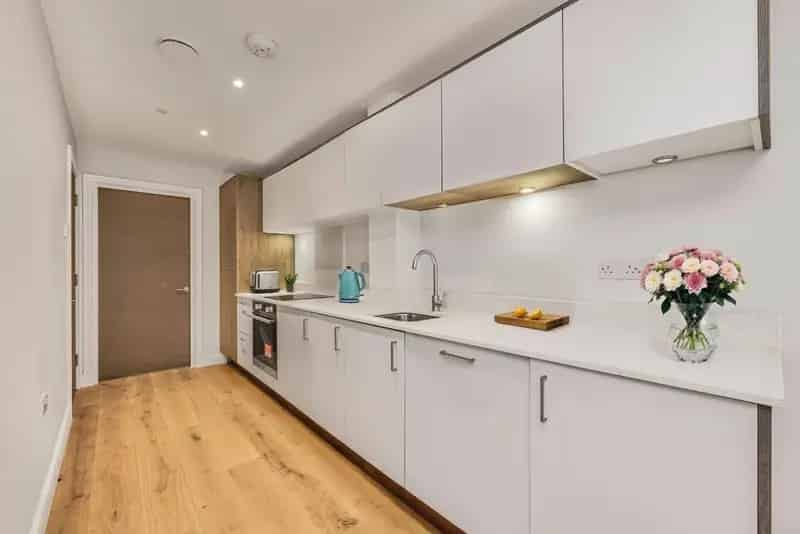 Brand New 2 Bedroom Apartment Near Train Station