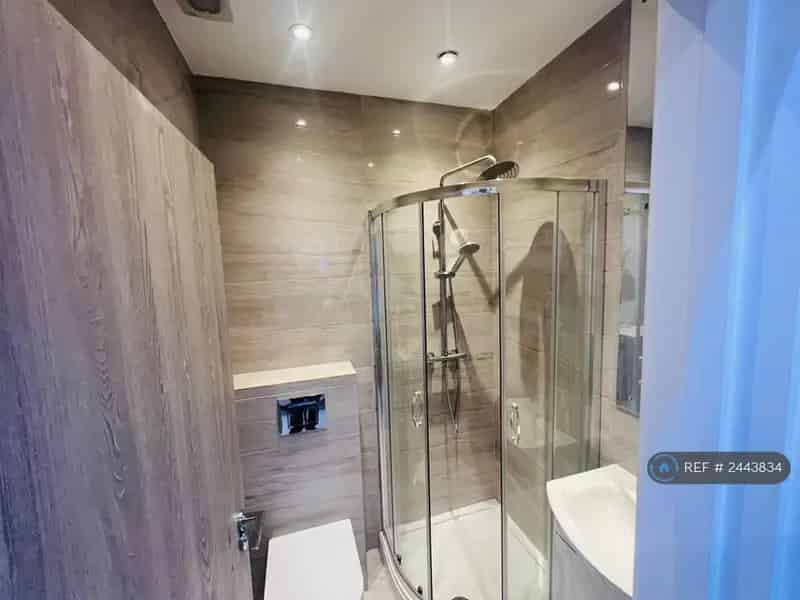 All Inclusive Modern Studio Flat