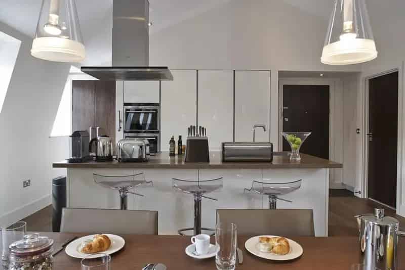 Luxury 3-Bedroom Apartment with Modern Amenities