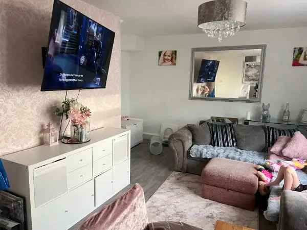 Flat For Rent in Thanet, England