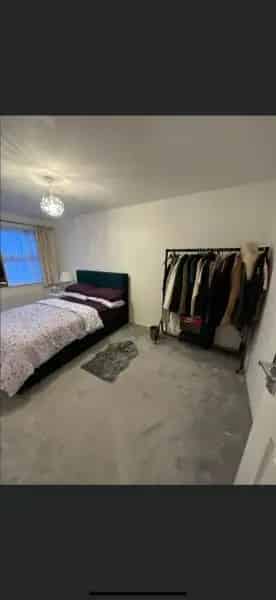3 Bed House Near Abbeywood Station - Green Area & Private Drive