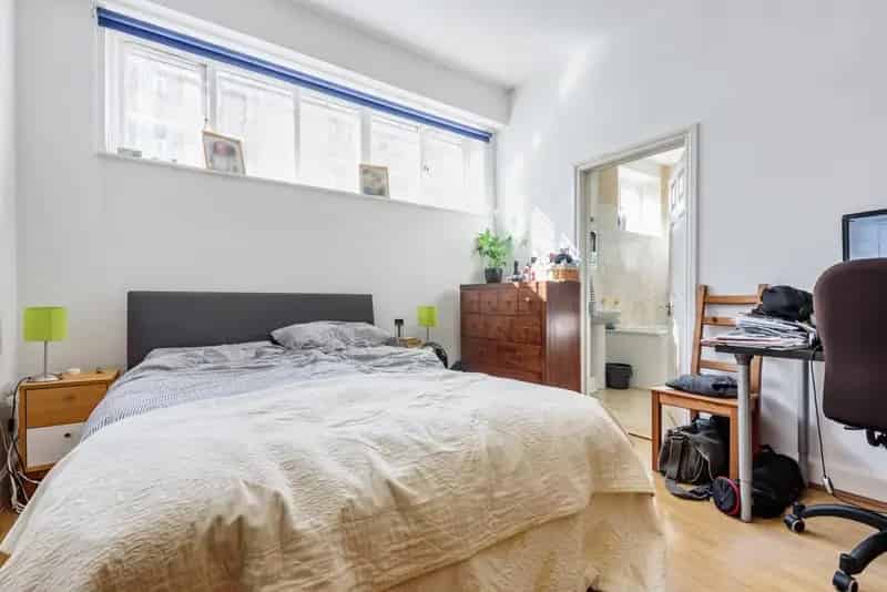 Two Bedroom Apartment in Gated Development Near Camberwell