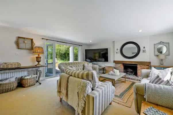 Family Home near Holyport Green with Detached Annexe
