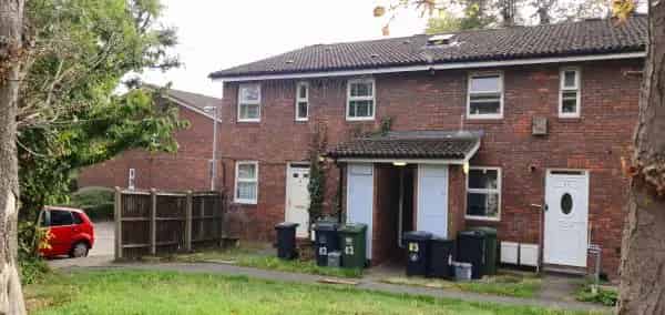 2 Bed Flat Grove Park Swap Pets Allowed Family Home Kent