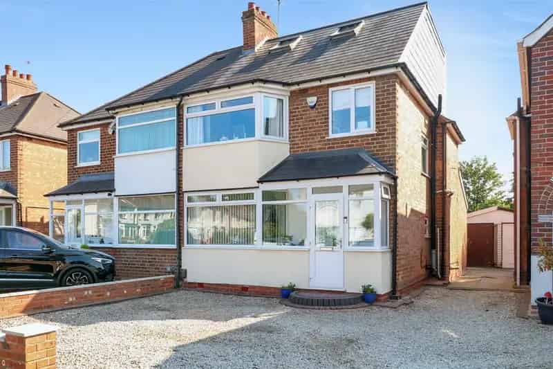 4 Bedroom Semi-Detached House for Sale