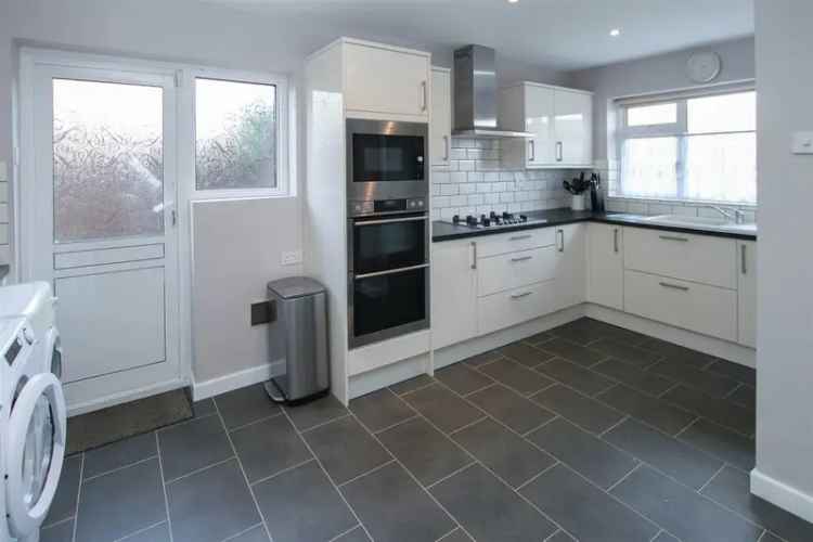 3 Bedroom Detached Bungalow for Sale in Kelvedon Hatch