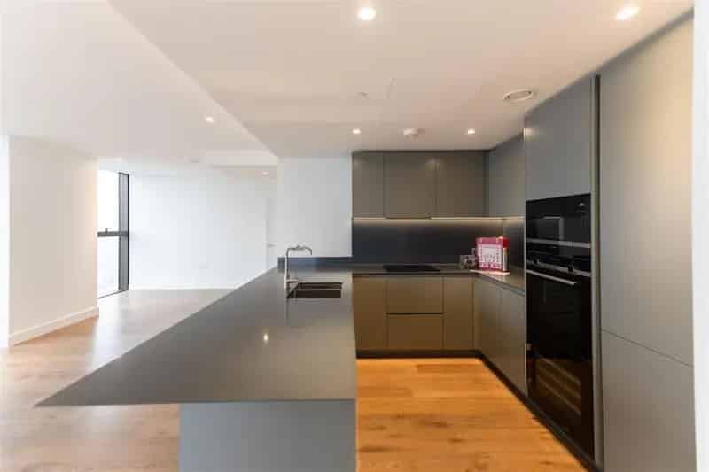 Luxury 3-Bedroom Apartment in Canary Wharf Harcourt Tower
